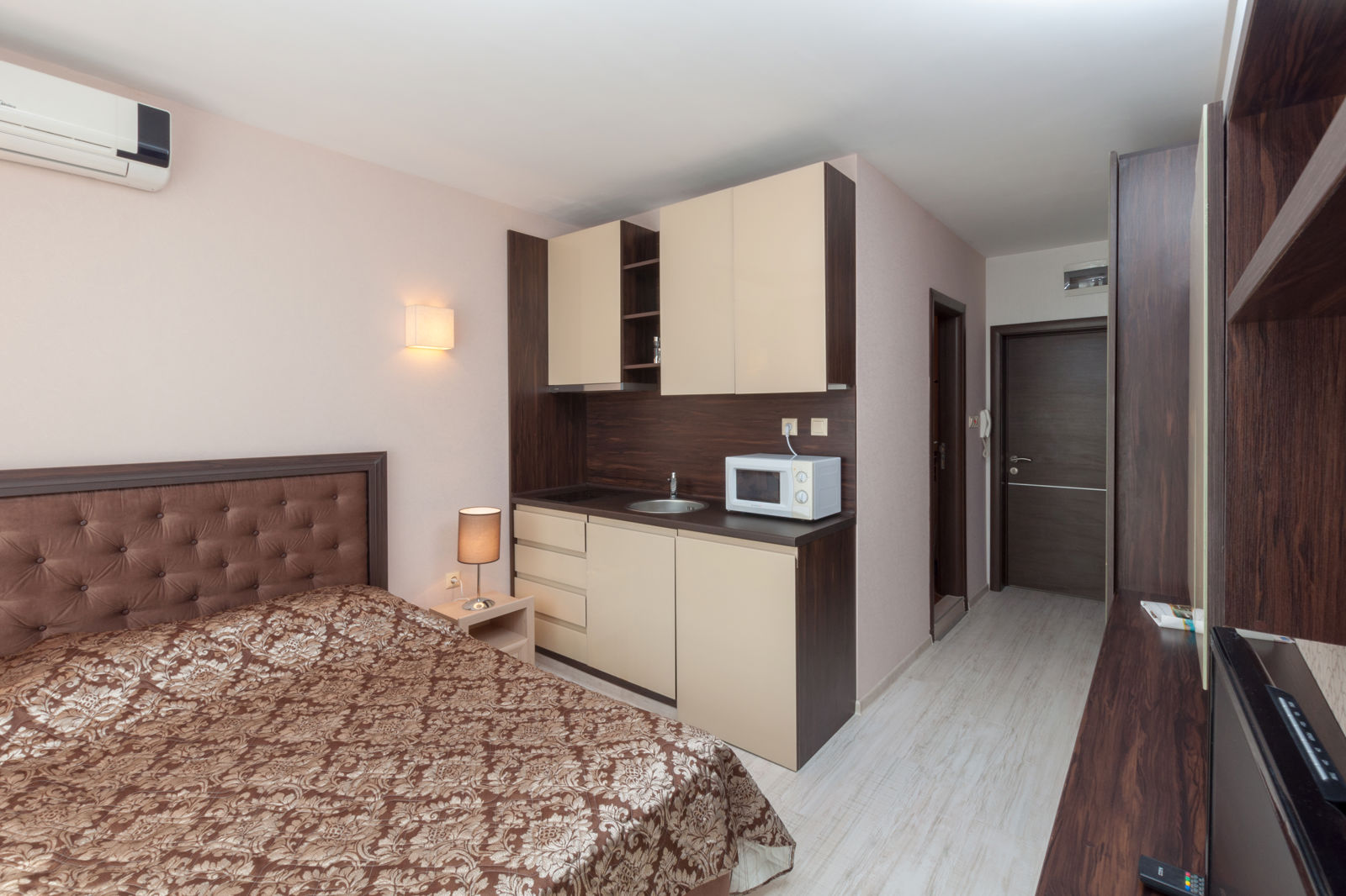 Harmony Suites Jungle slide 4