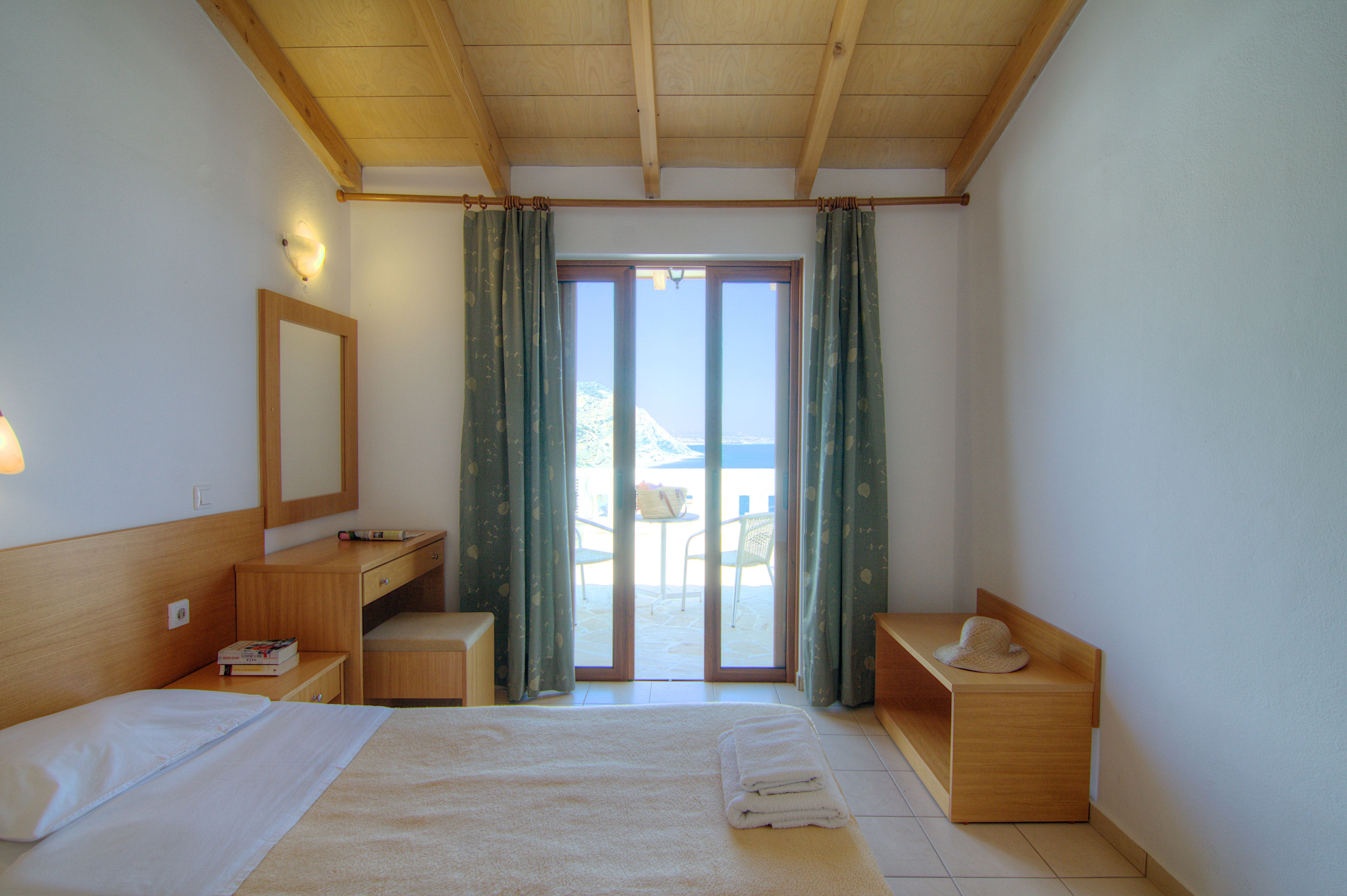 Fly & Go Adonis Hotel