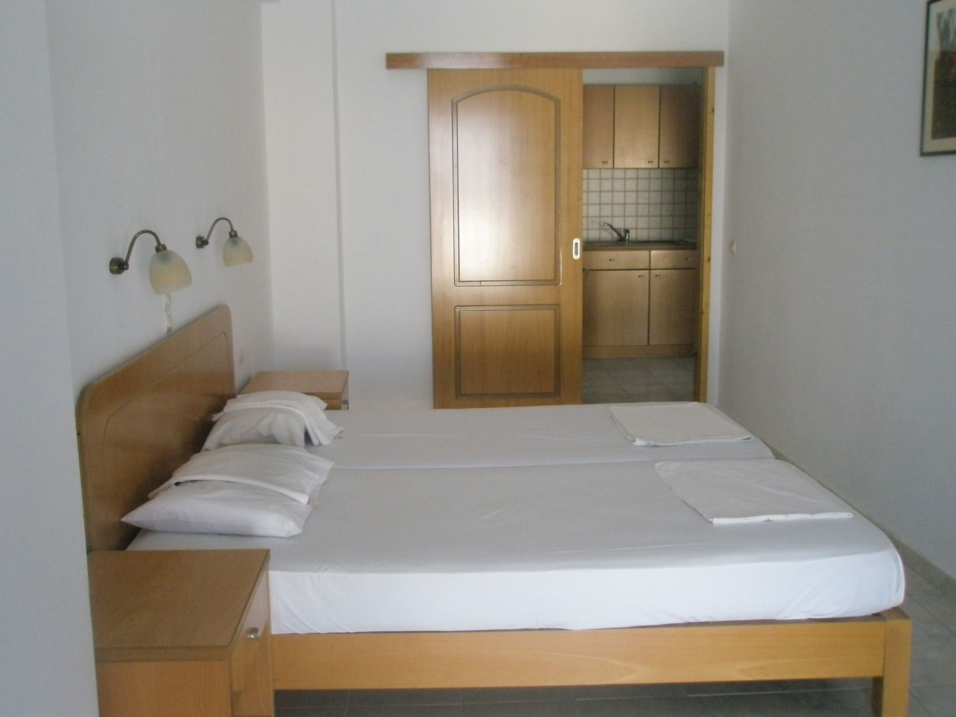 Fly & Go Adonis Hotel