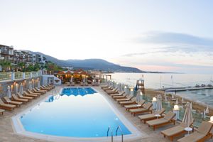 Alexander Beach Hotel & Village Resort