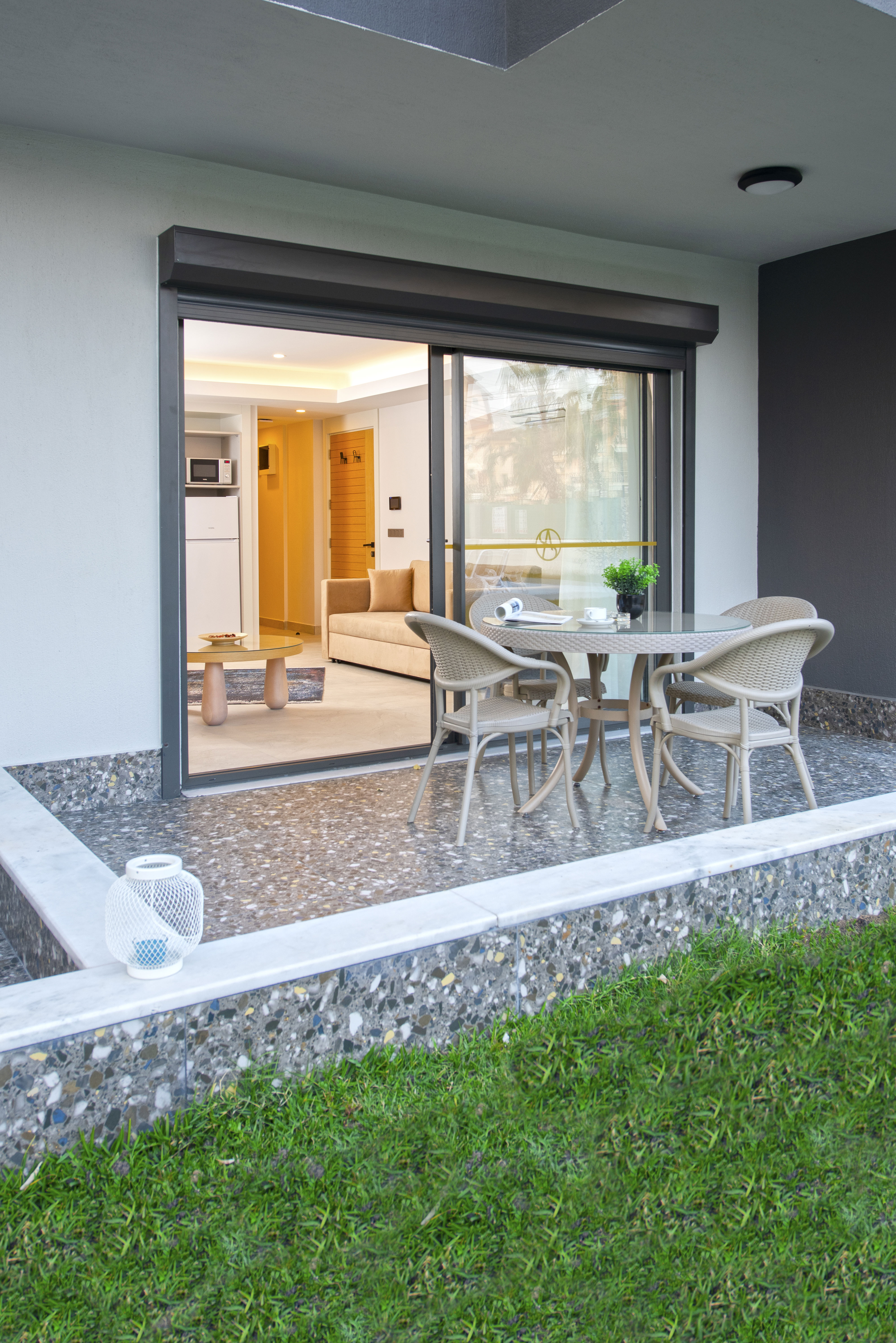 A Suite Side