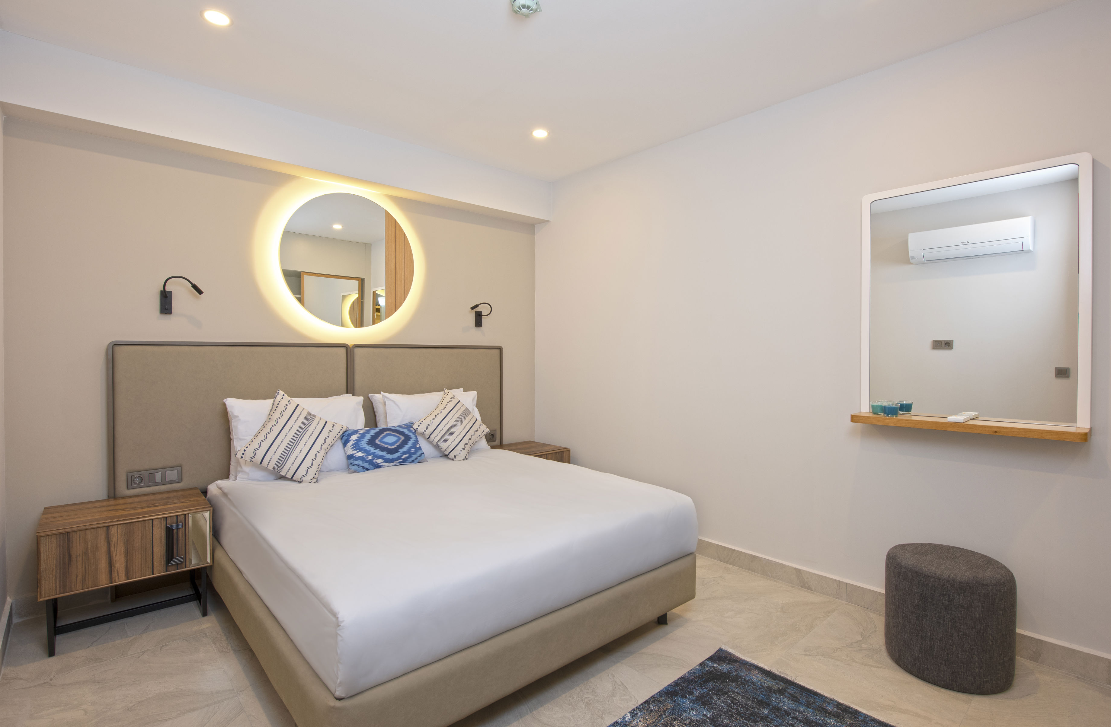A Suite Side