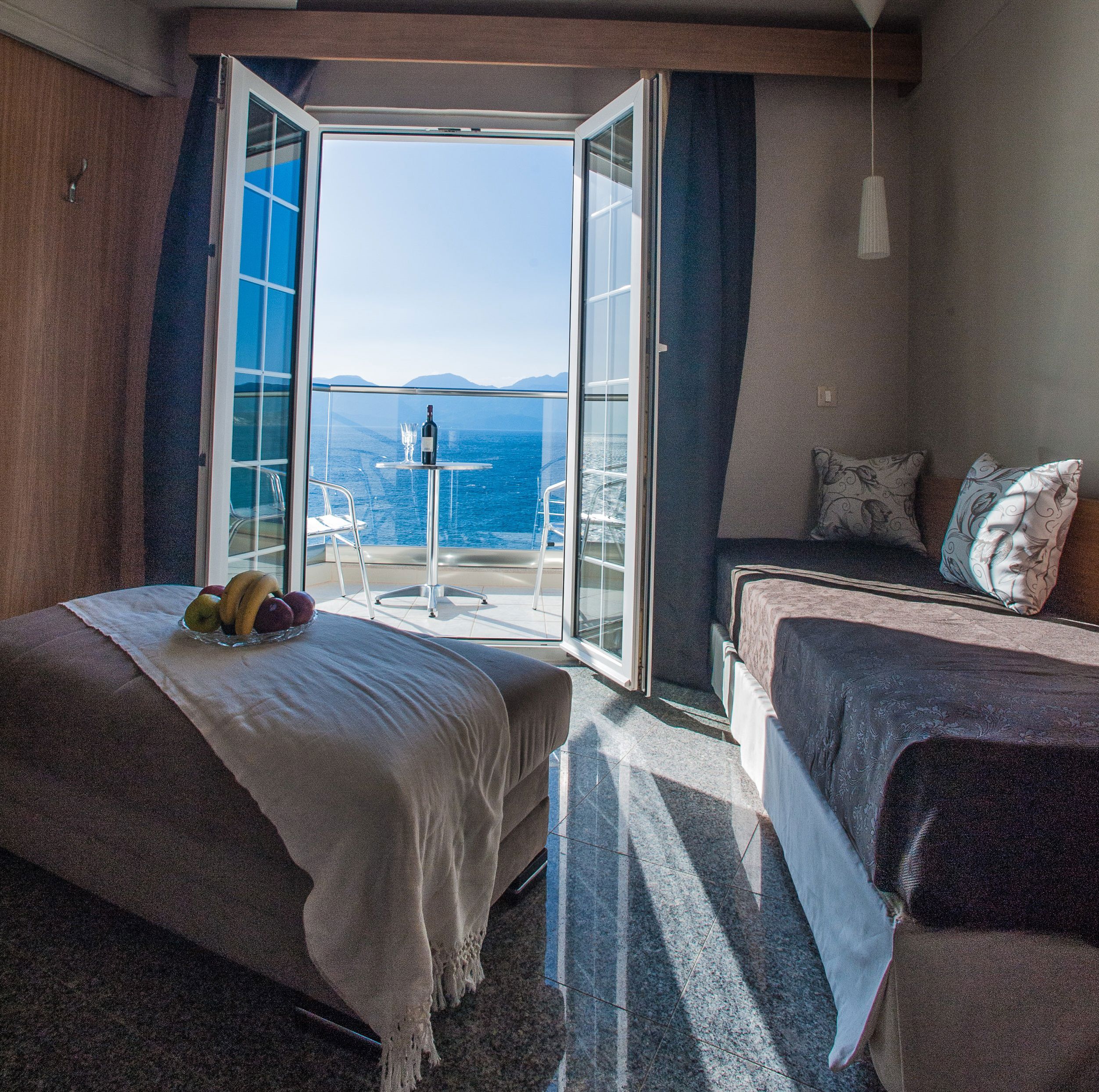 Fly & Go El Greco Hotel