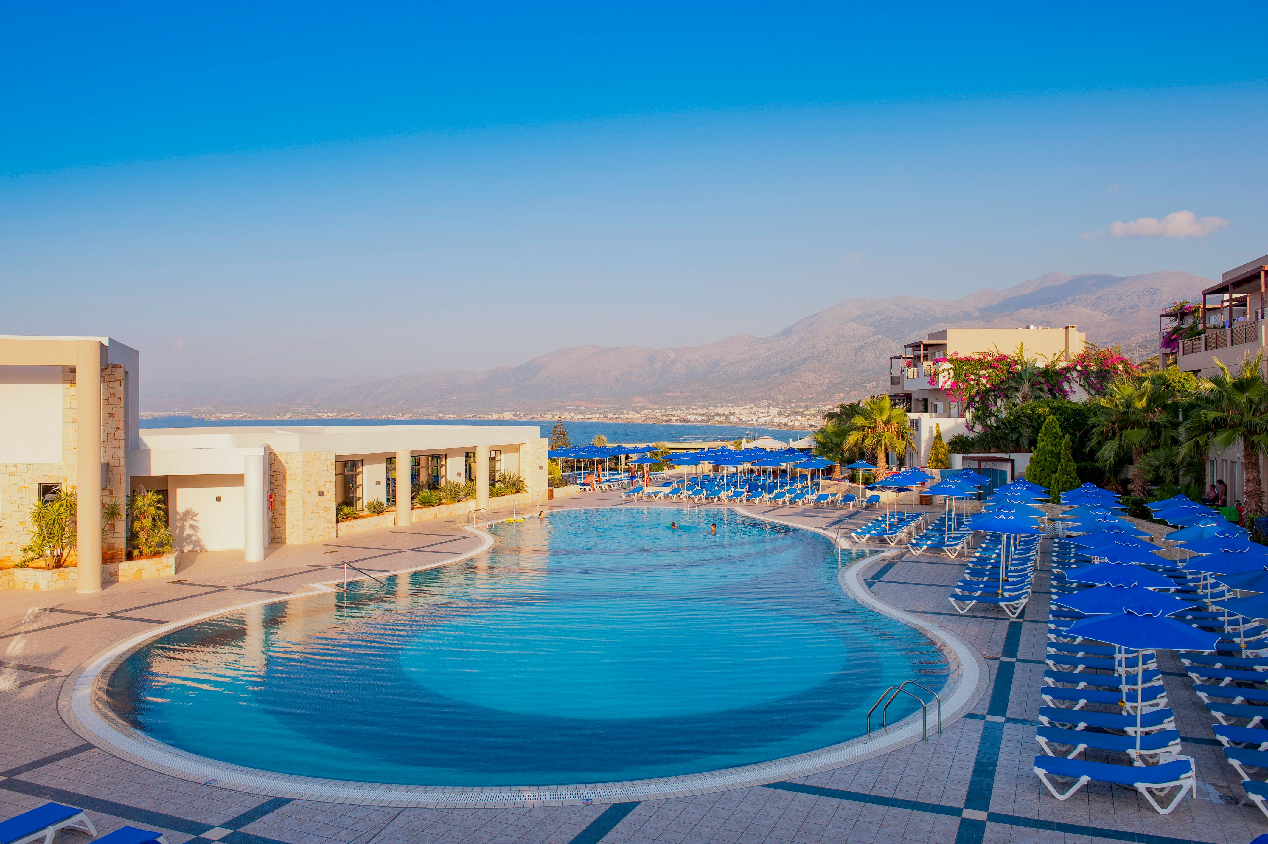 Fly & Go Grand Holiday Resort