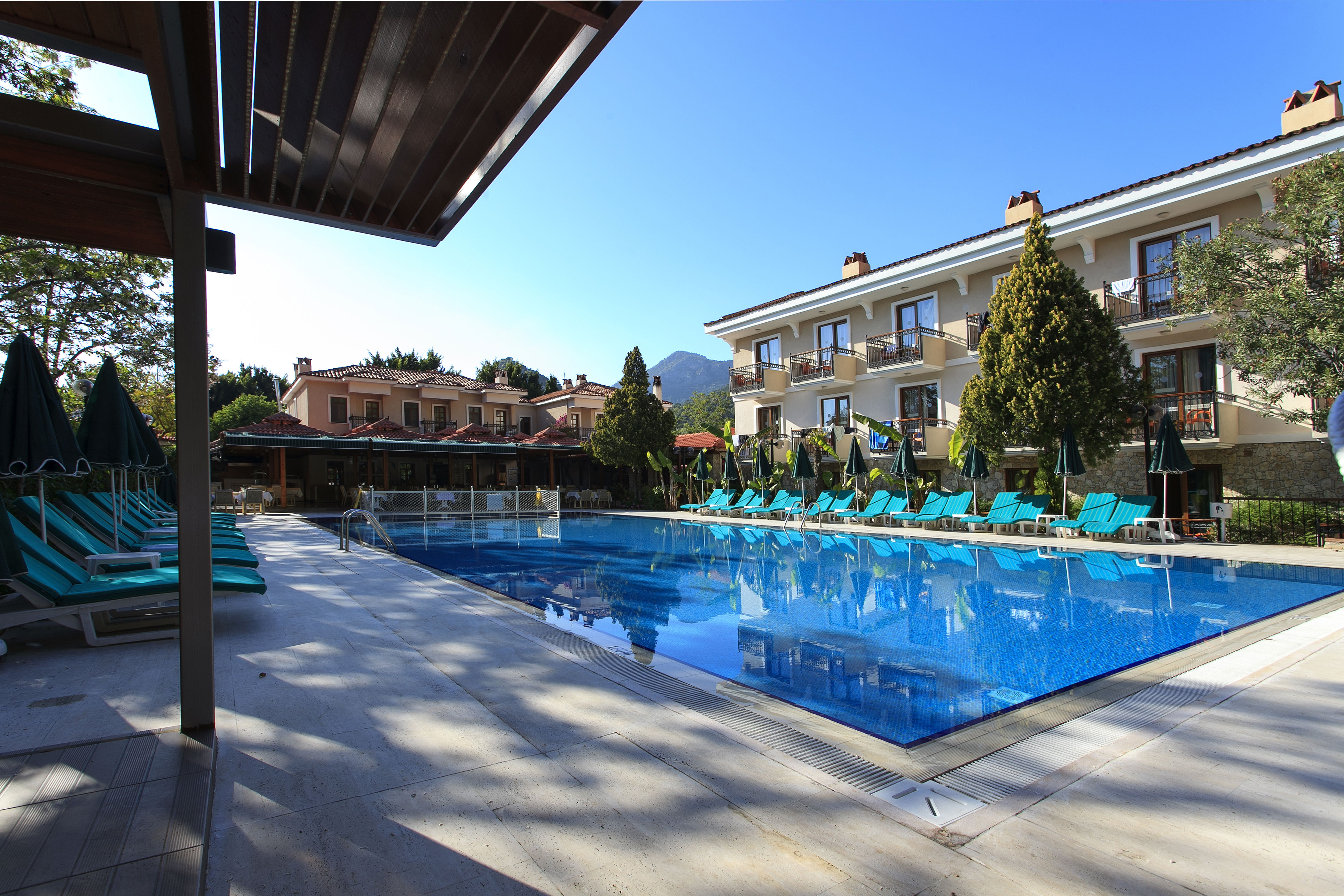 Fly & Go Perdikia Beach