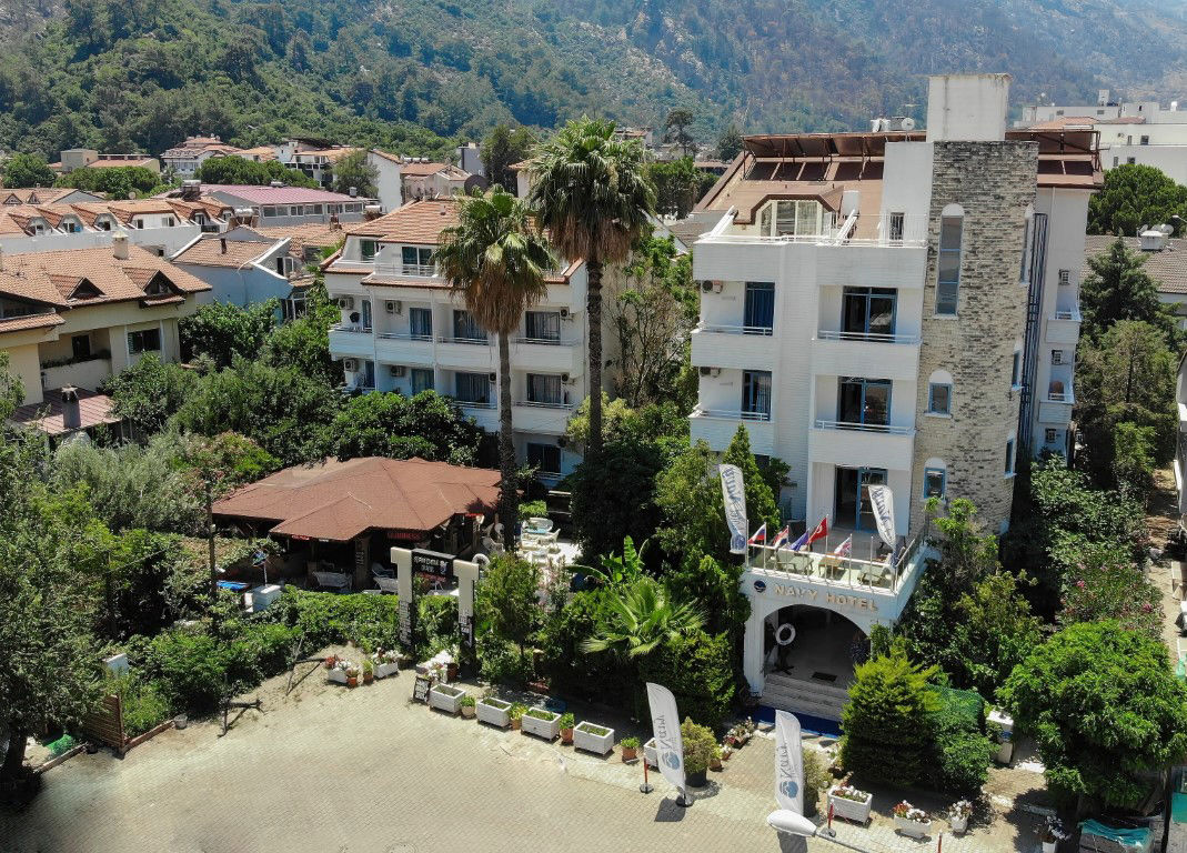 Fly & Go Navy Boutique Hotel