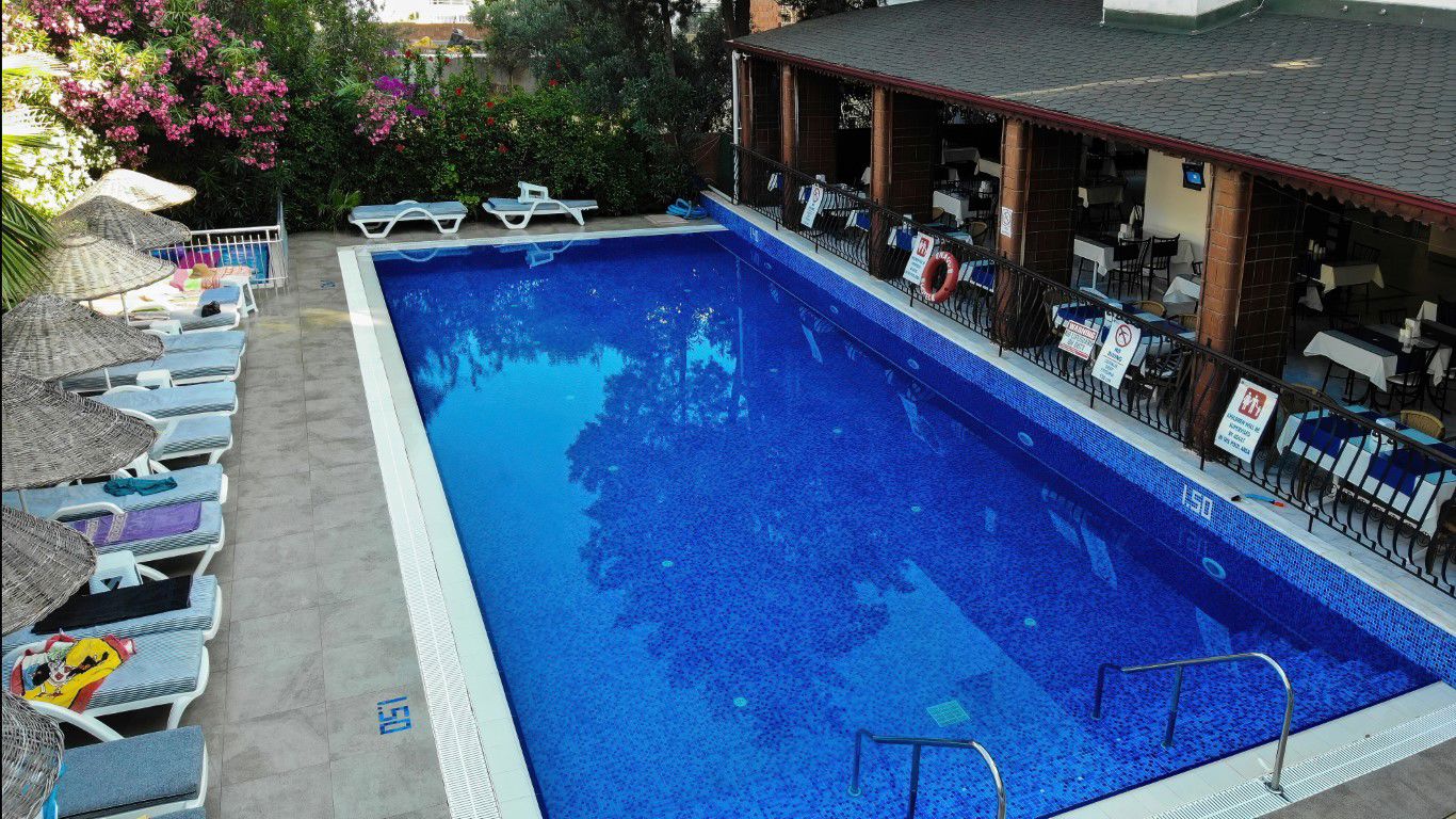 Fly & Go Navy Boutique Hotel