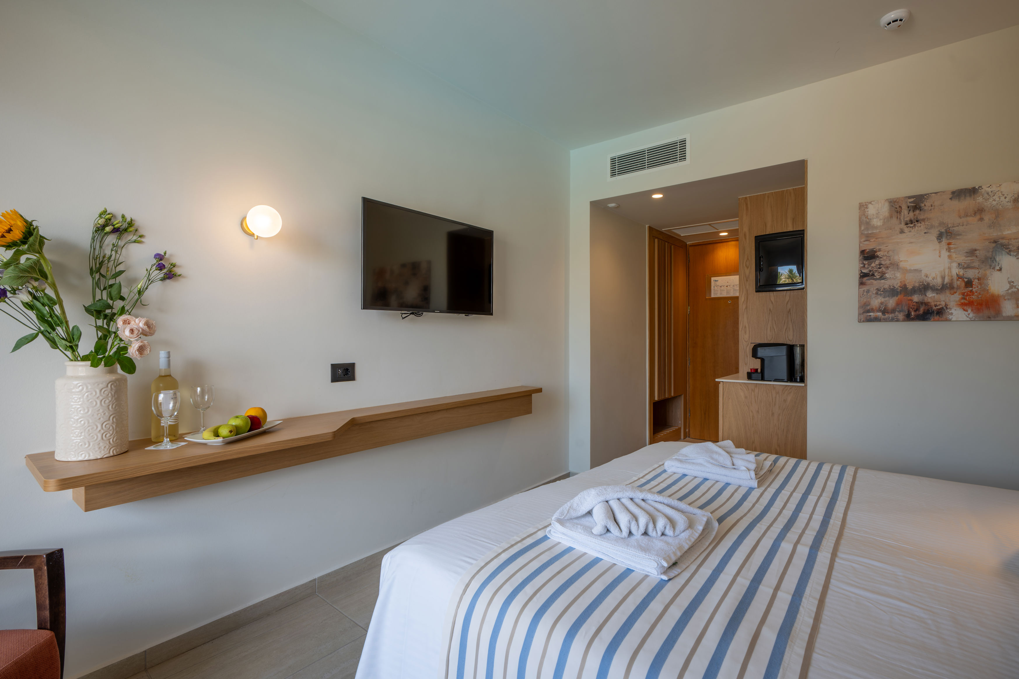 Fly & Go Minos Hotel