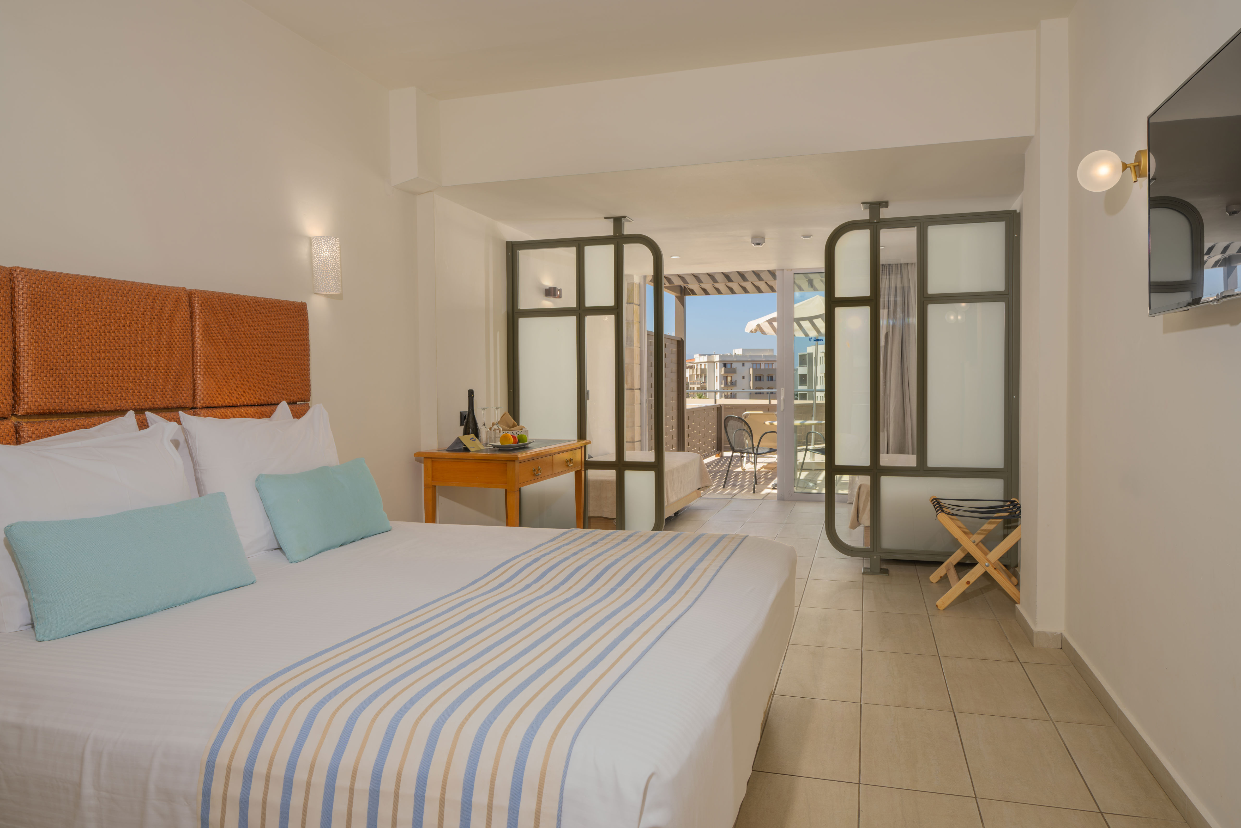 Fly & Go Minos Hotel