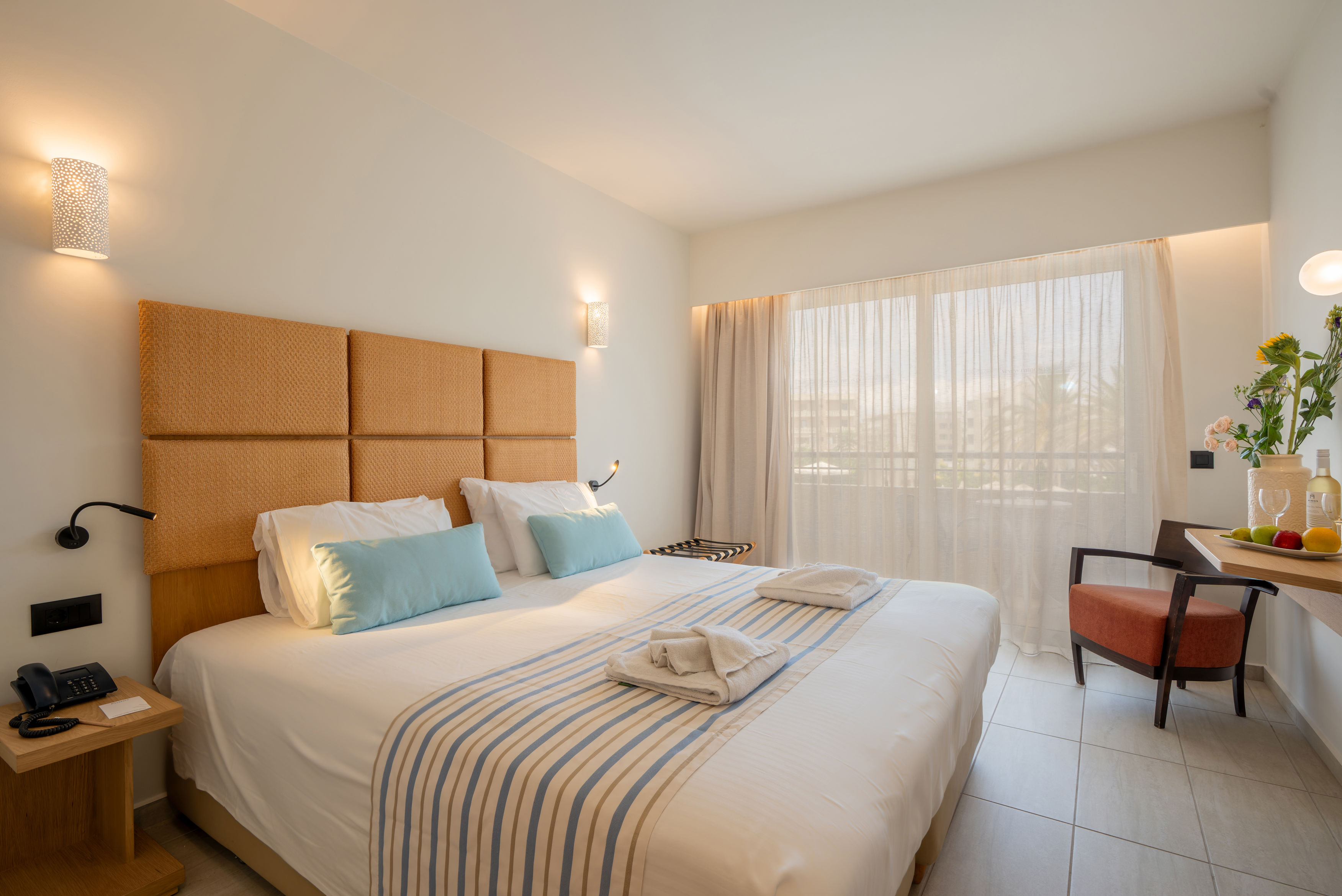 Fly & Go Minos Hotel