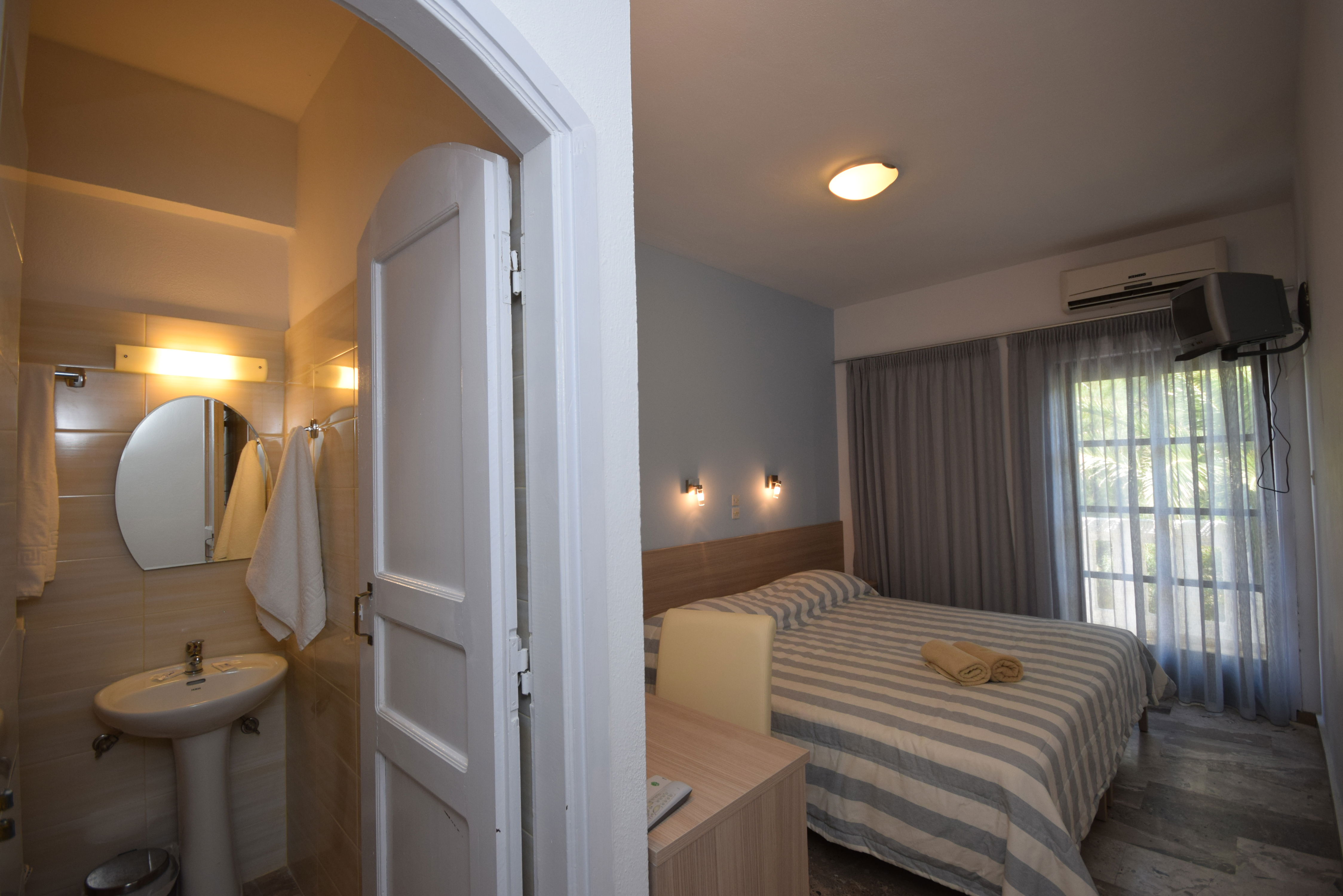 Fly & Go Myrtis Hotel