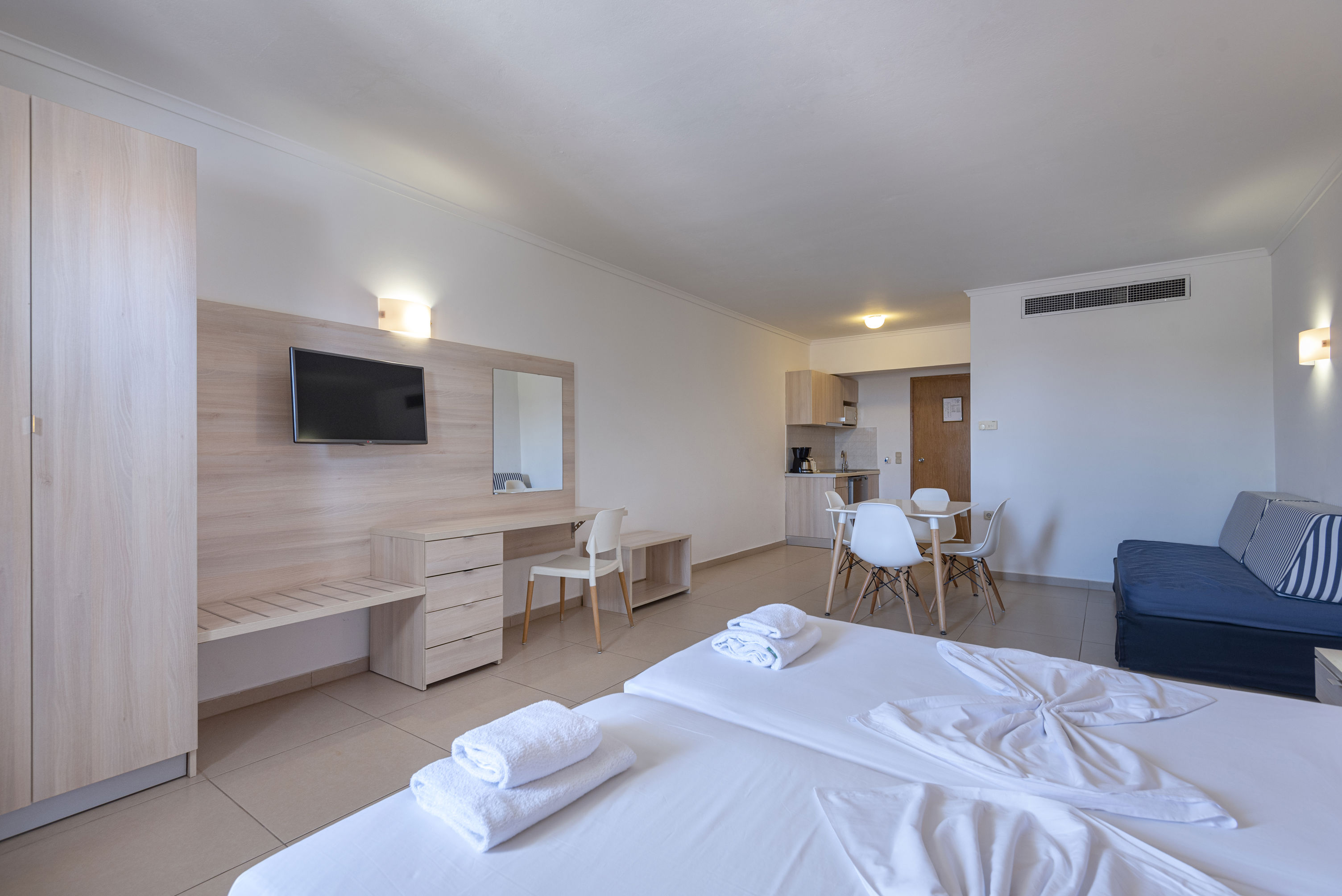 Fly & Go Aegean Blu Apartments