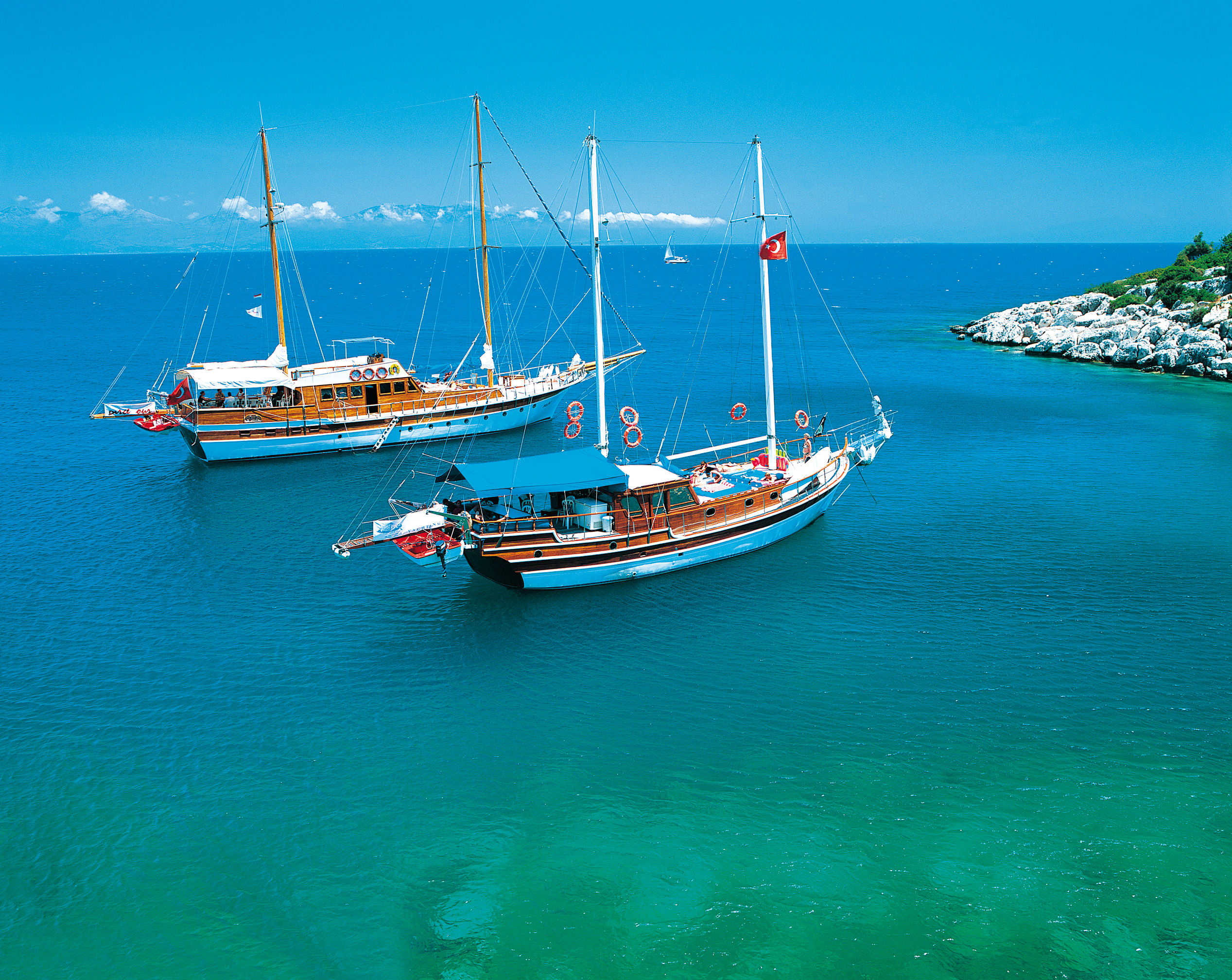 Blue Cruise & Villa Sunflower