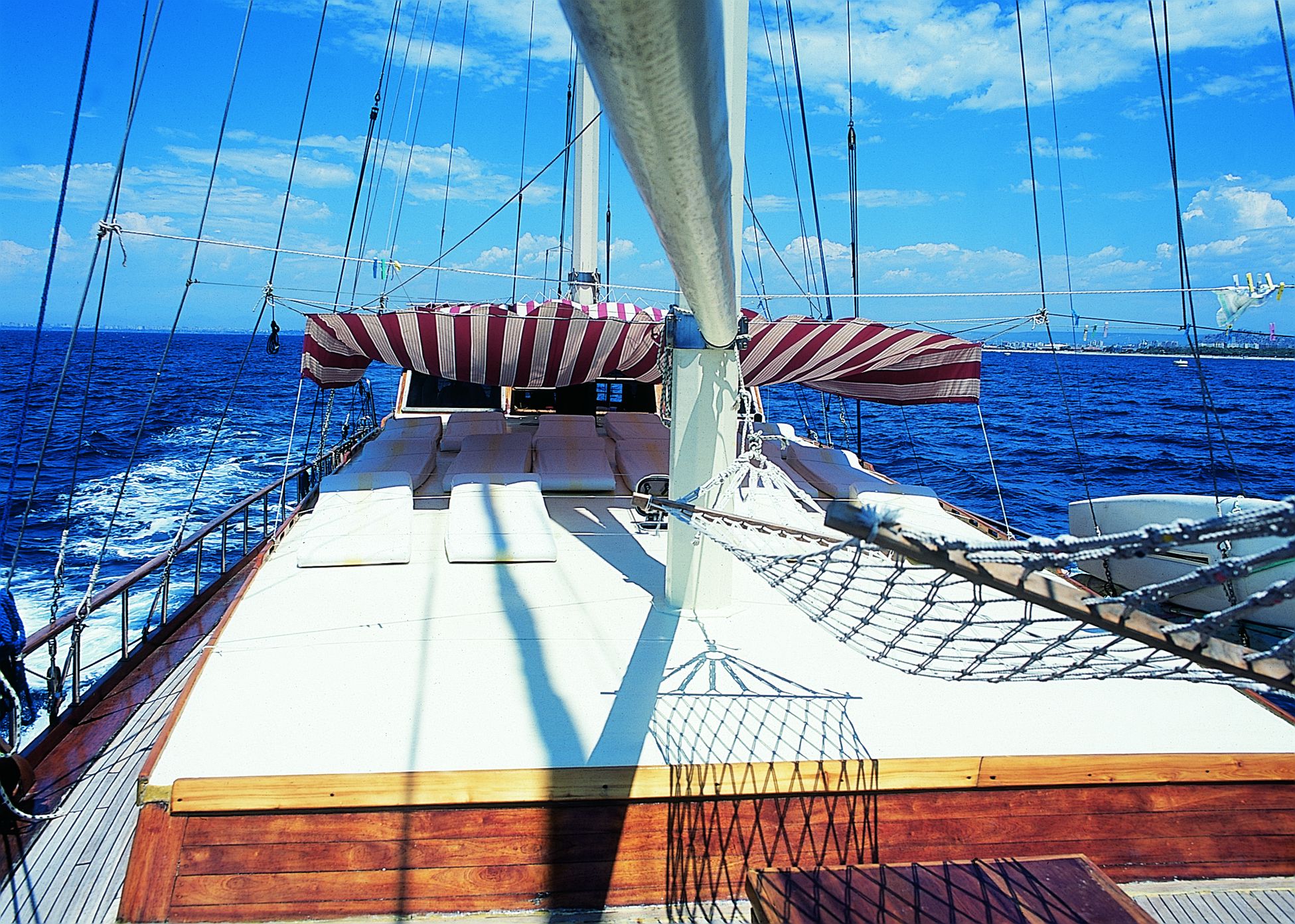 Blue Cruise & Villa Sunflower