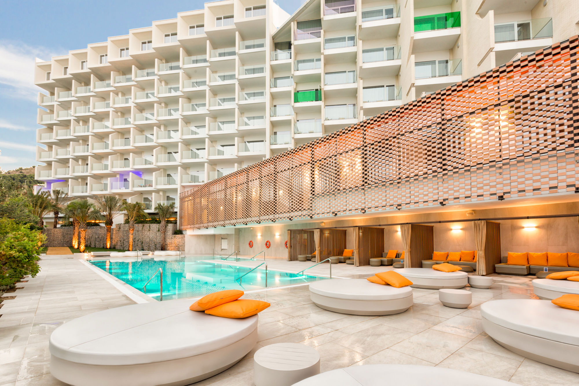 Fly & Go Higueron Hotel Malaga, Curio Collection by Hilton