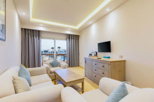 Woonvoorbeeld Sunrise Alma Bay Resort junior suite