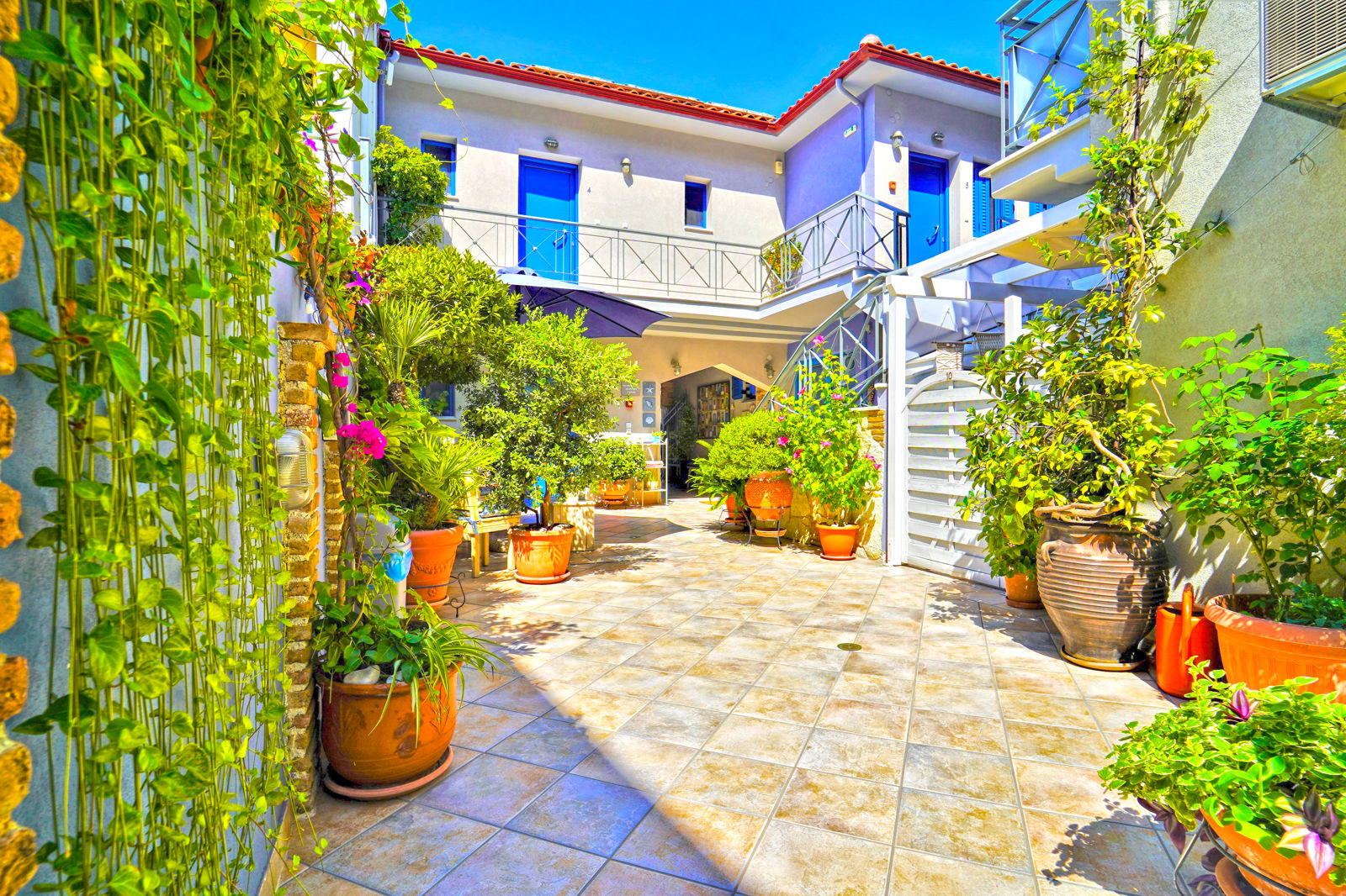 Gina Apartments