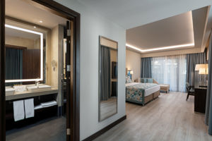 Seven Seas Hotel Life