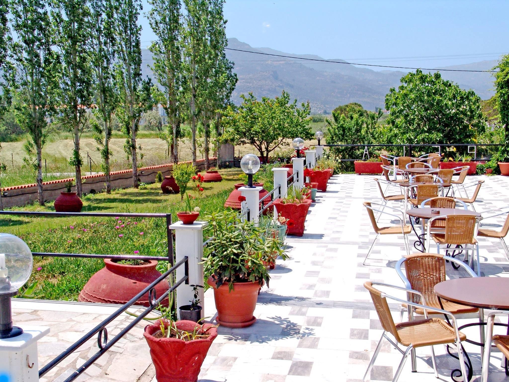 Fly & Go Pela Hotel
