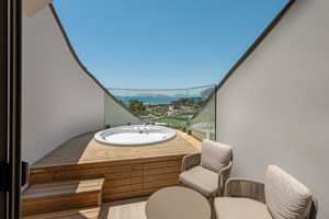 Woonvoorbeeld deluxe kamer met bubbelbad