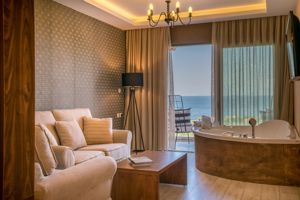 Fly & Go Elegance Luxury Suites