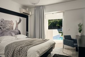 Woonvoorbeeld Master suite met prive zwembad