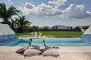 Woonvoorbeeld Deluxe suite met prive zwembad