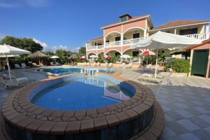 Fly & Go Helena Appartementen