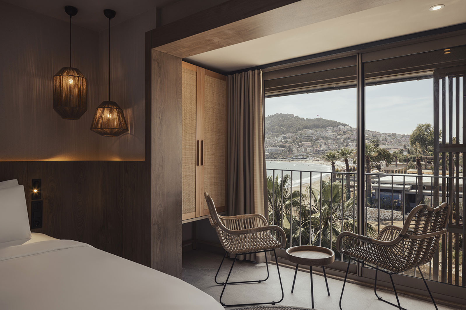 Fly & Go En Vie Beach slide 5