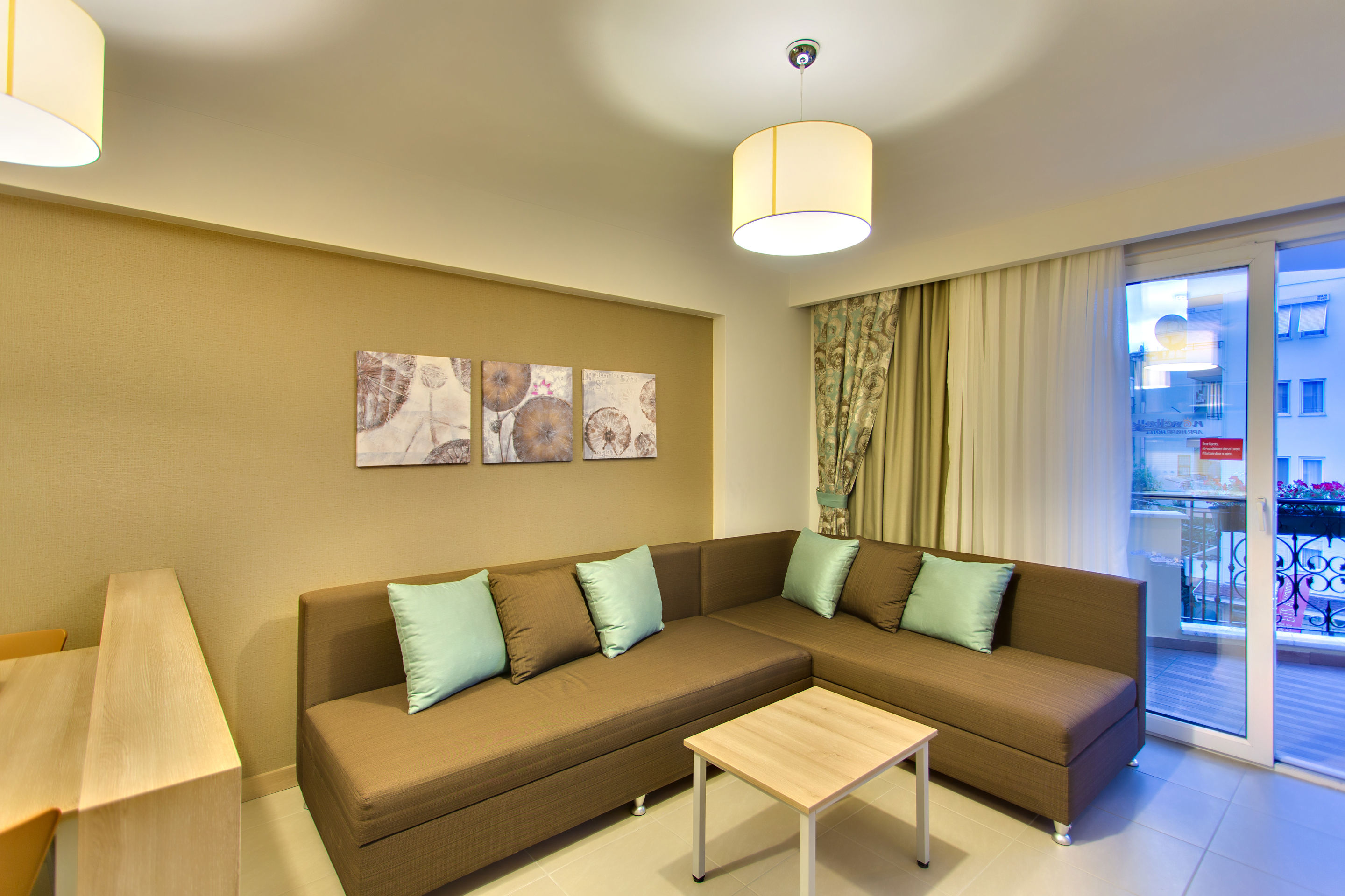 Fly & Go Novella Apart Hotel