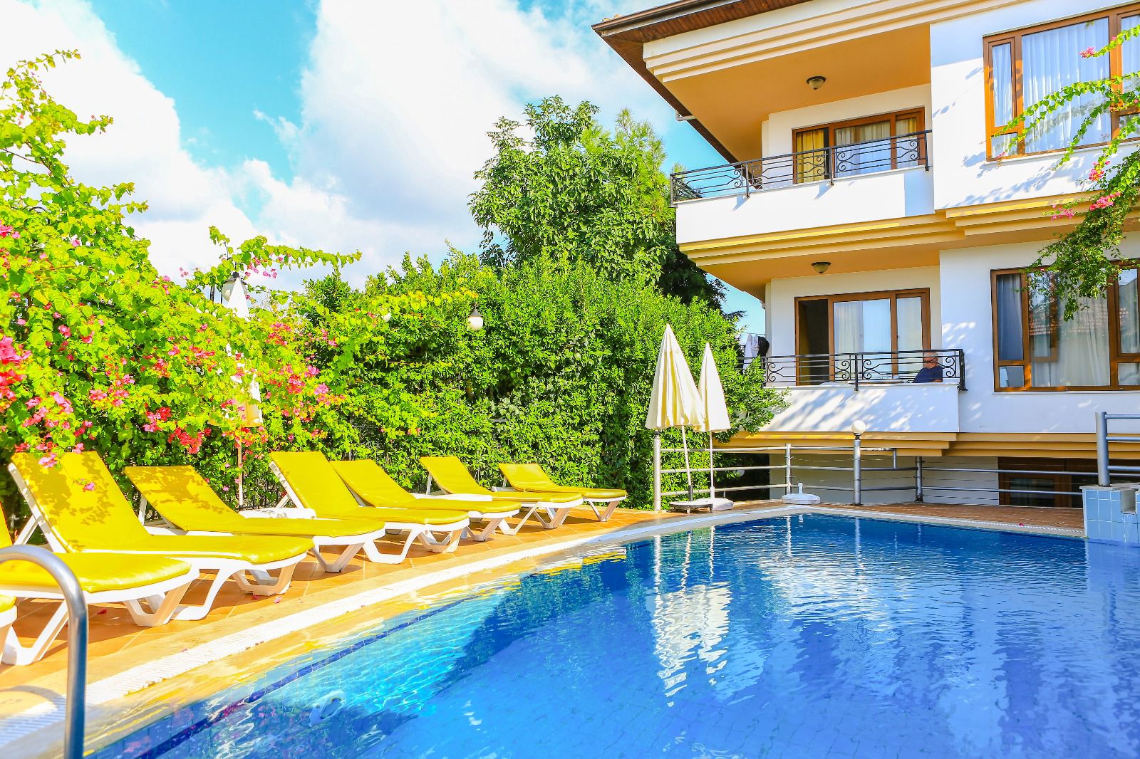 Fly & Go Villa Sonata Hotel slide 1