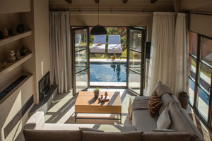 Woonvoorbeeld 5-kamervilla Maisonnette met privezwembad