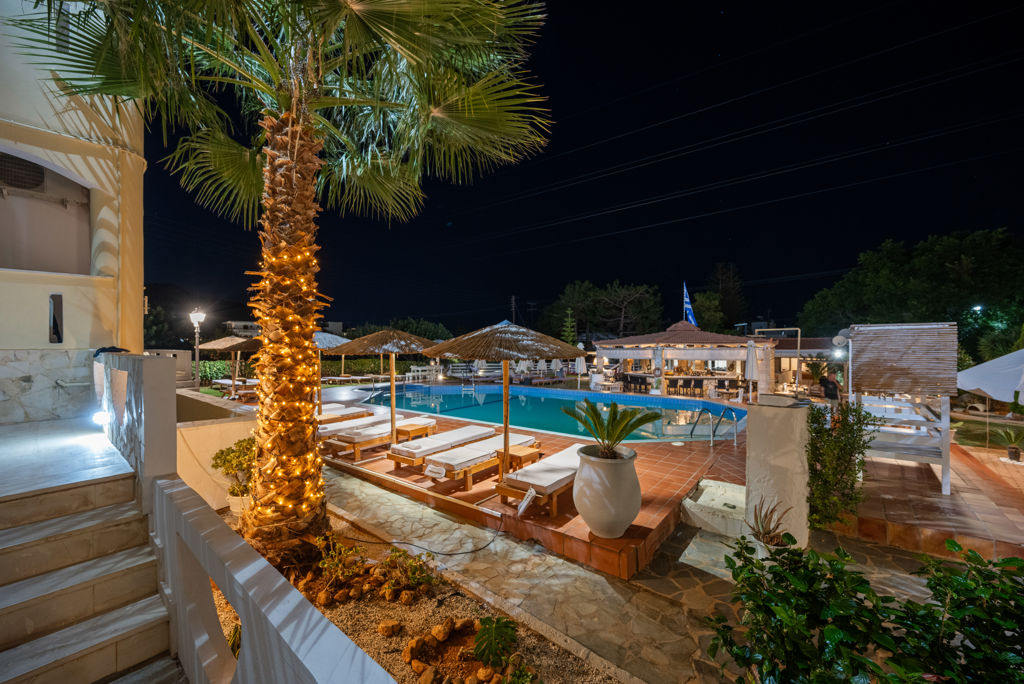 Nikos Apartments Stalis