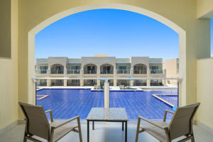 familiekamer connected zwembadzicht