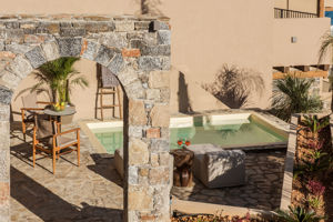 Woonvoorbeeld juniorsuite met privezwembad