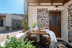 Yiannis Retreat