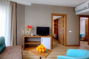 Fly & Go Grand Park Lara