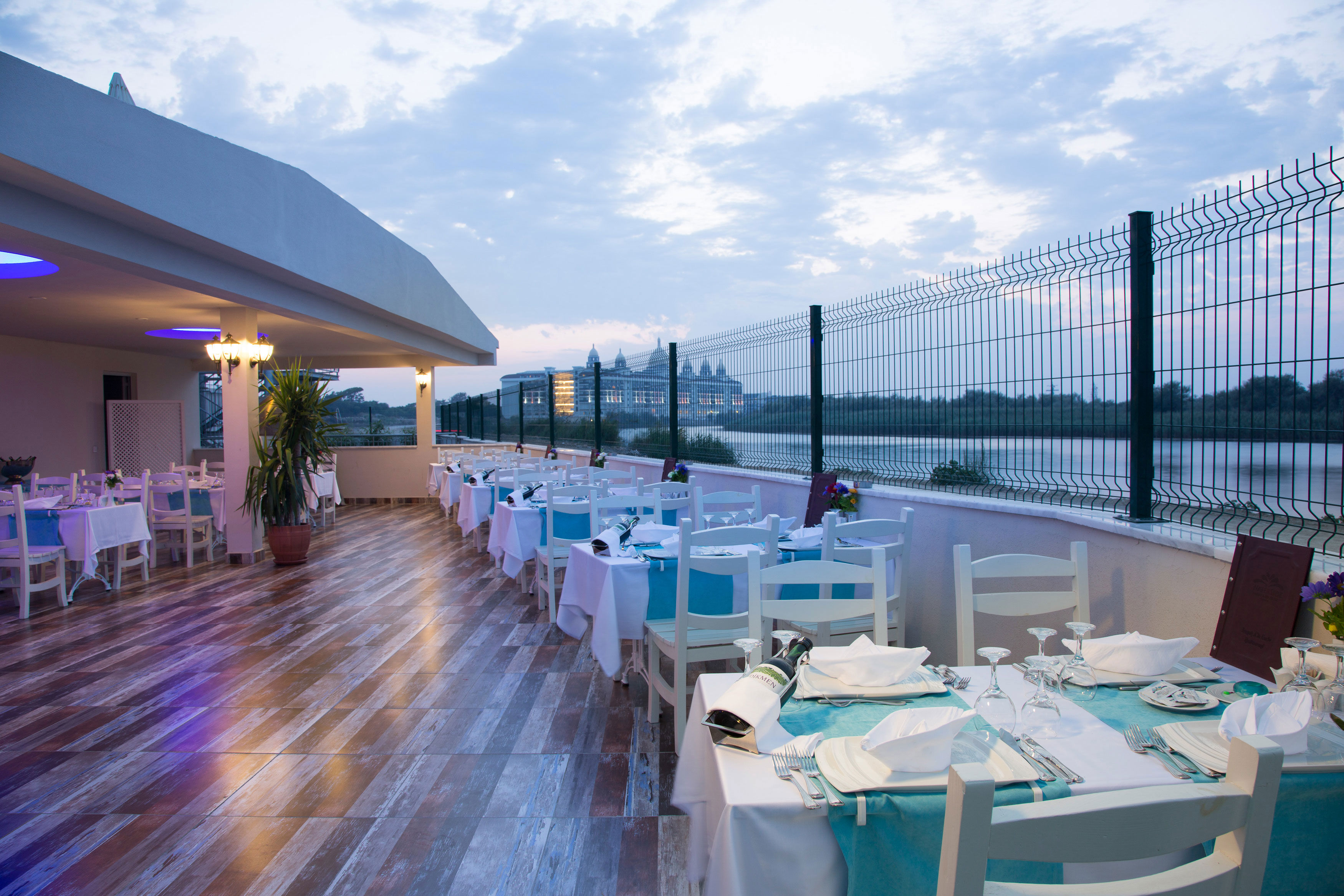 Fly & Go Water Side Resort & Spa