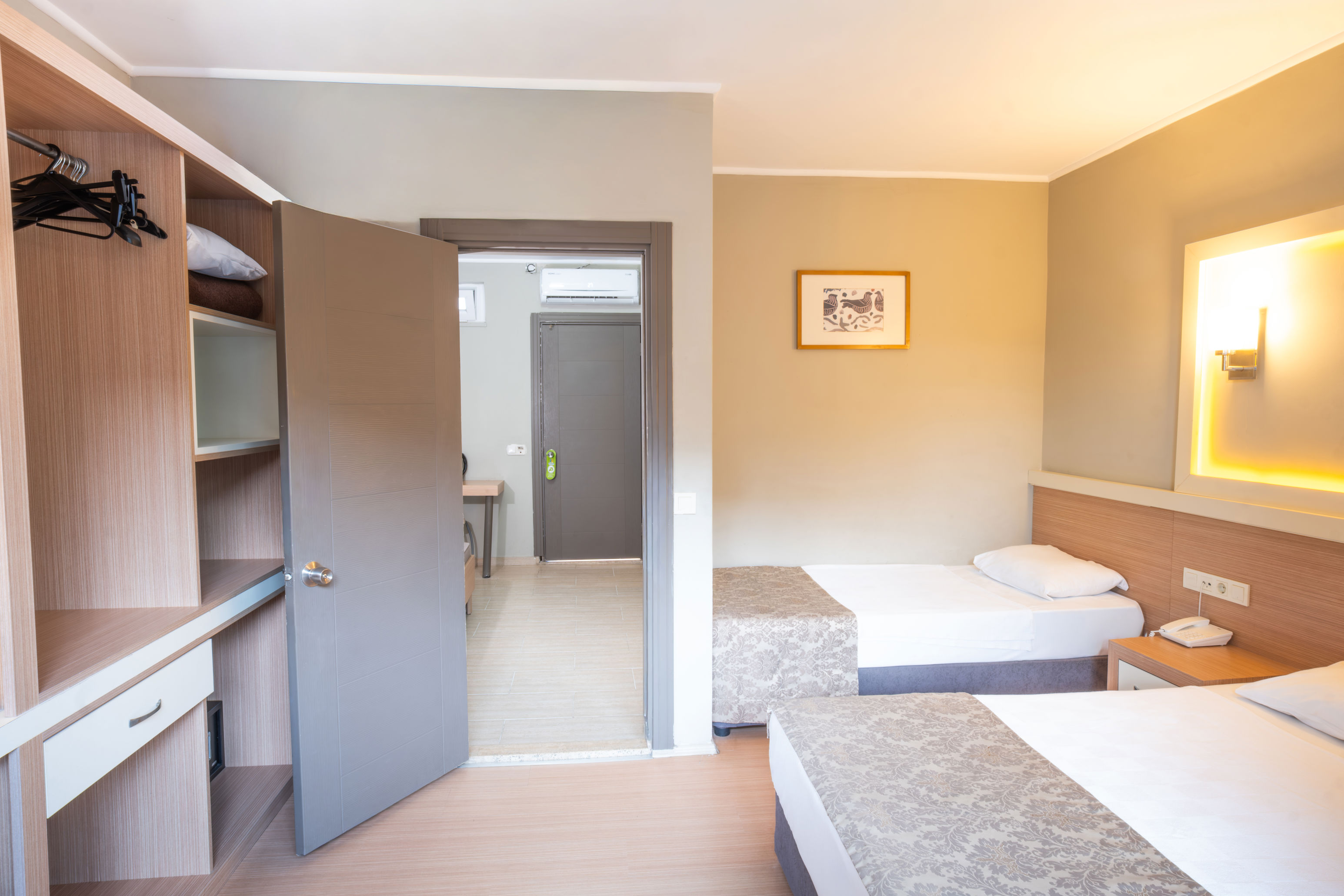 Fly & Go Sun City Appartement & Hotel
