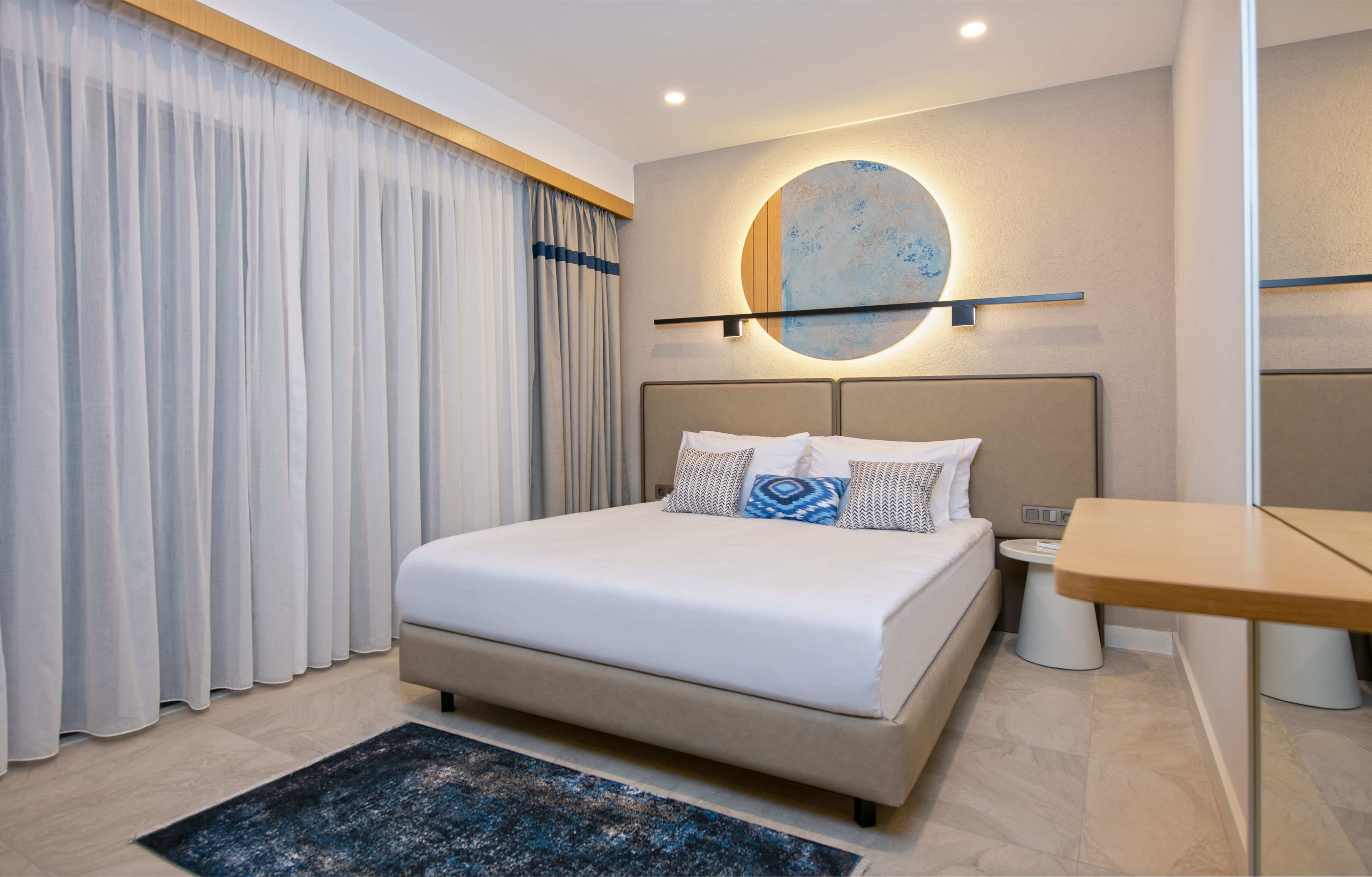 Fly & Go A Suite Side