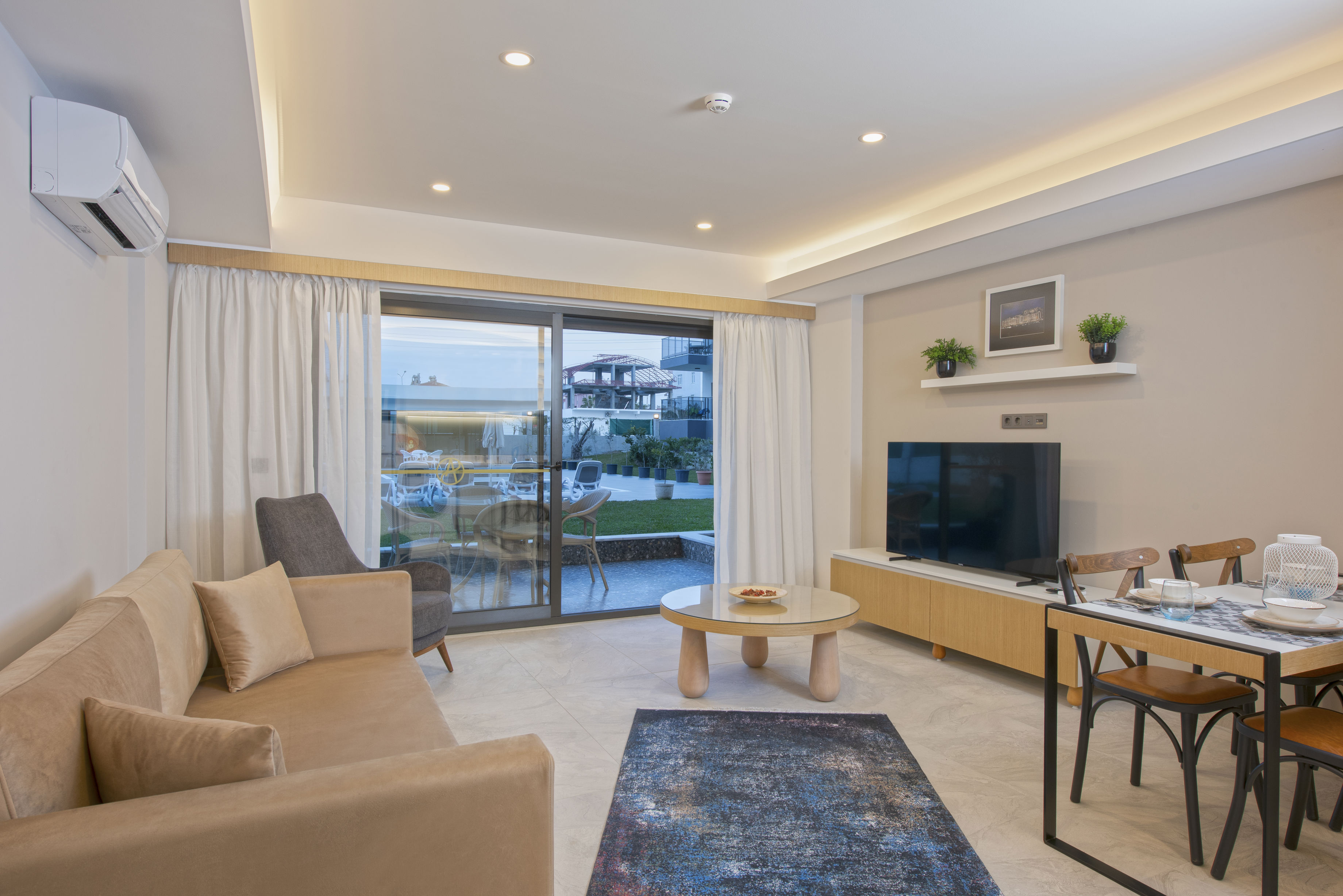 Fly & Go A Suite Side
