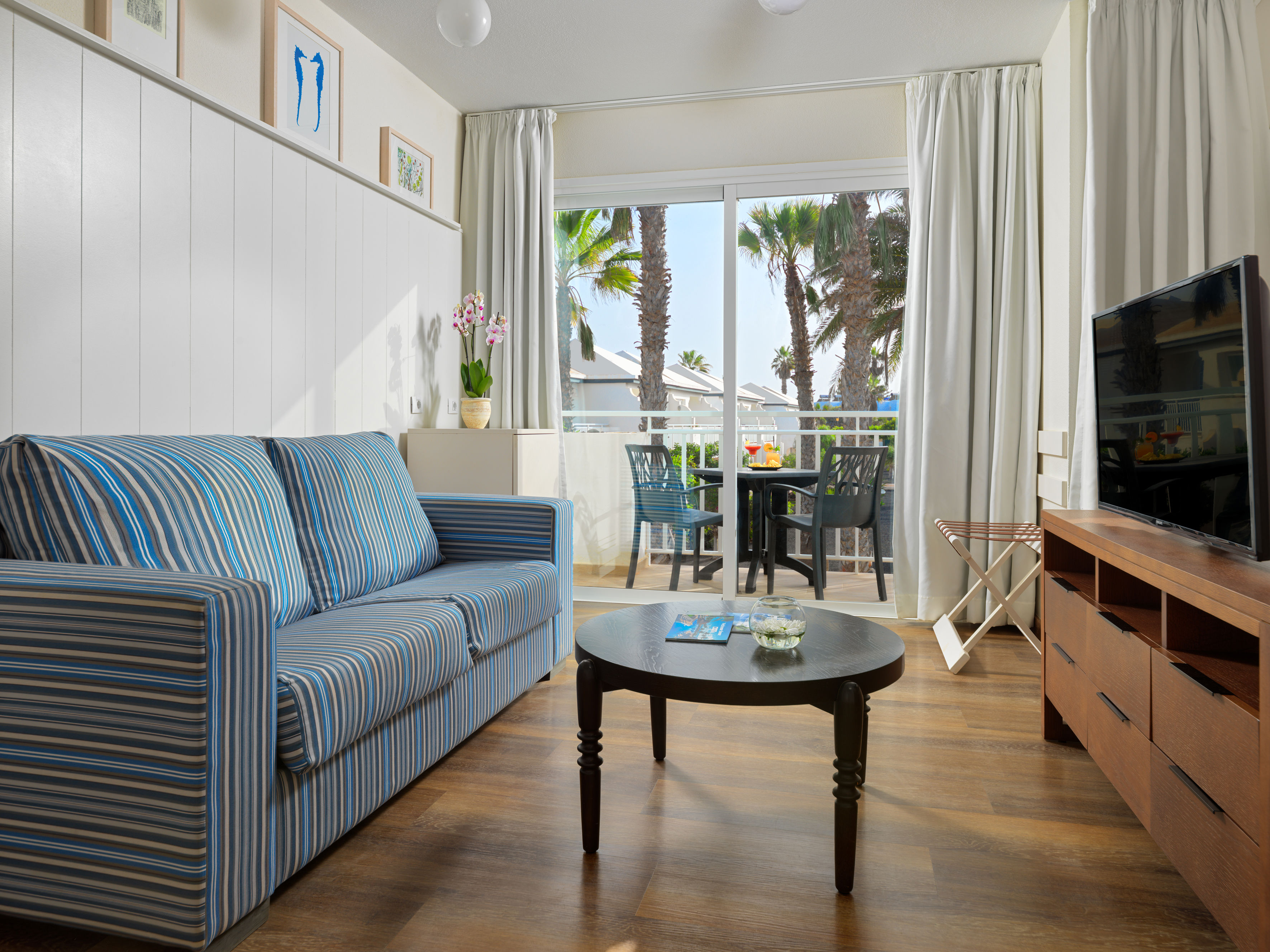 Fly & Go H10 Ocean Suites