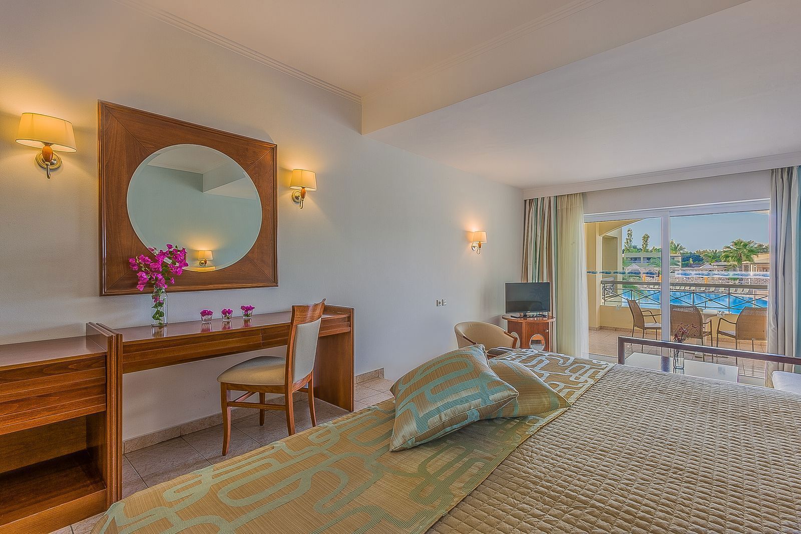 Fly & Go Kipriotis Maris Suites