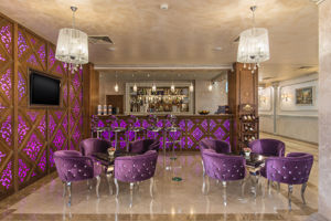 Lobby bar