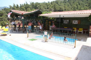 Excursiereis & Life Apart