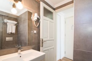 Excursiereis & Yunus Hotel