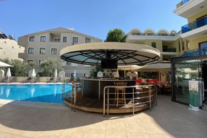 Excursiereis & Club Karakas