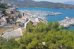 Excursiereis & Perdikia Beach