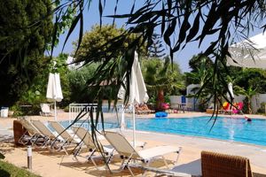 Theodorou Beach Hotel