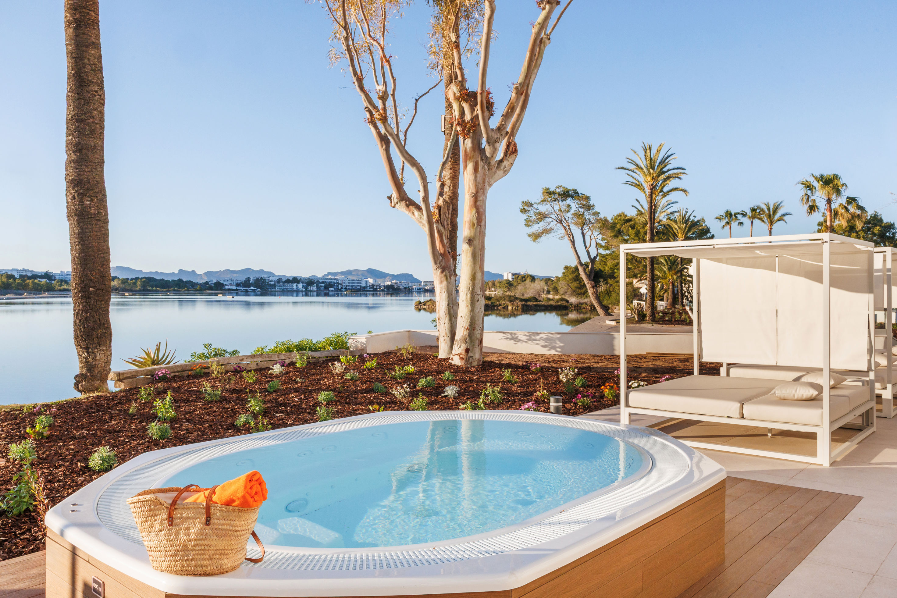 Fly & Go Viva Eden Lago